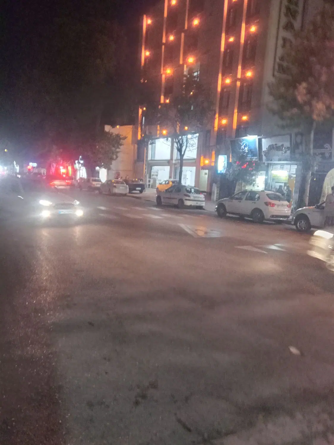 اجاره مغازه ۲۰و1۰۰مترمهرشهر بلوارارم