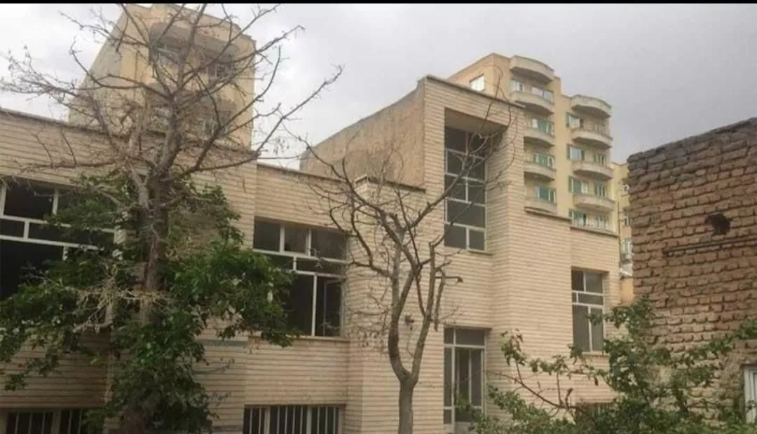 ویلایی 500متر باهنر با _8سقف پروانه