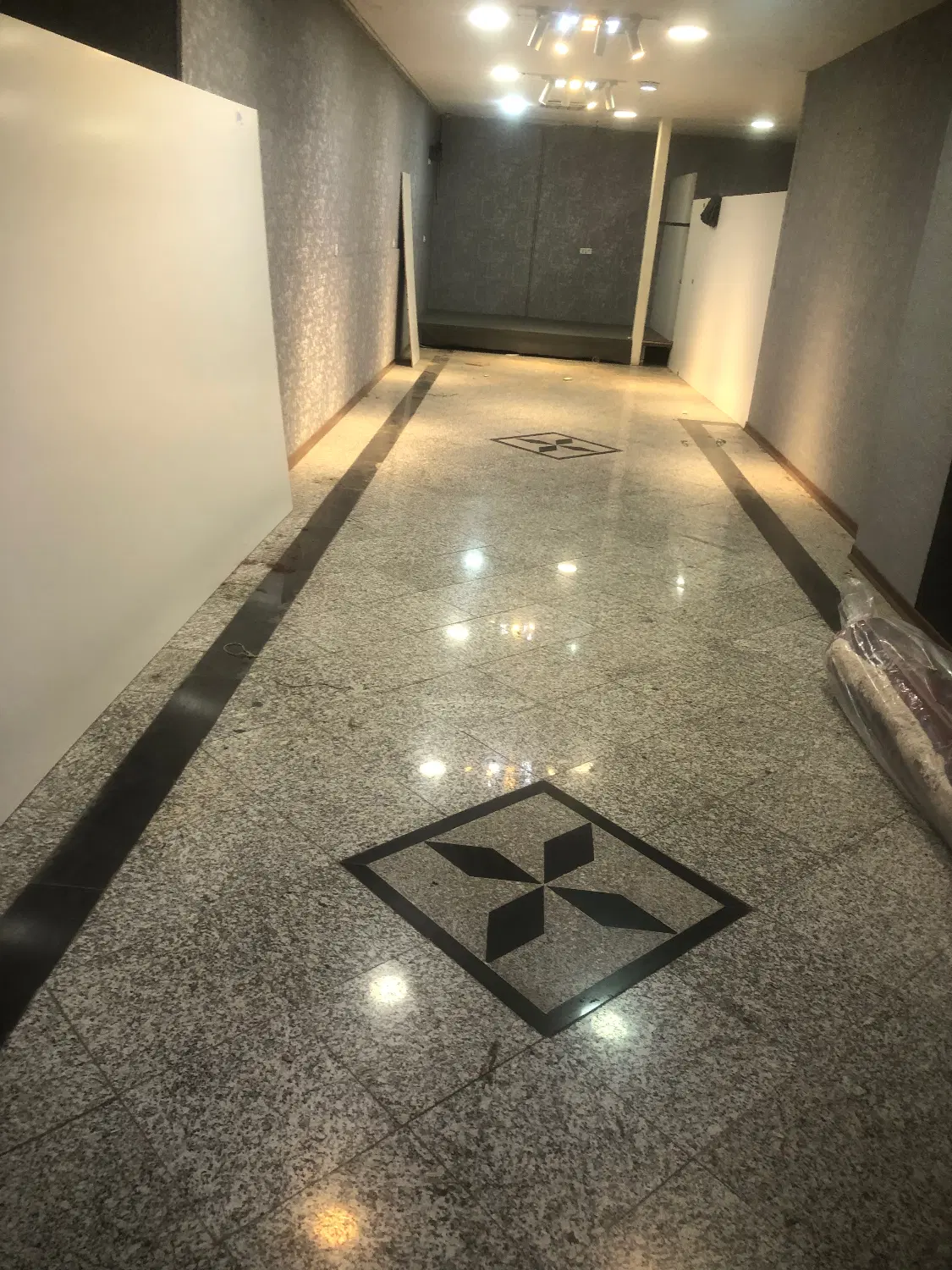 مغازه ۸۰متری