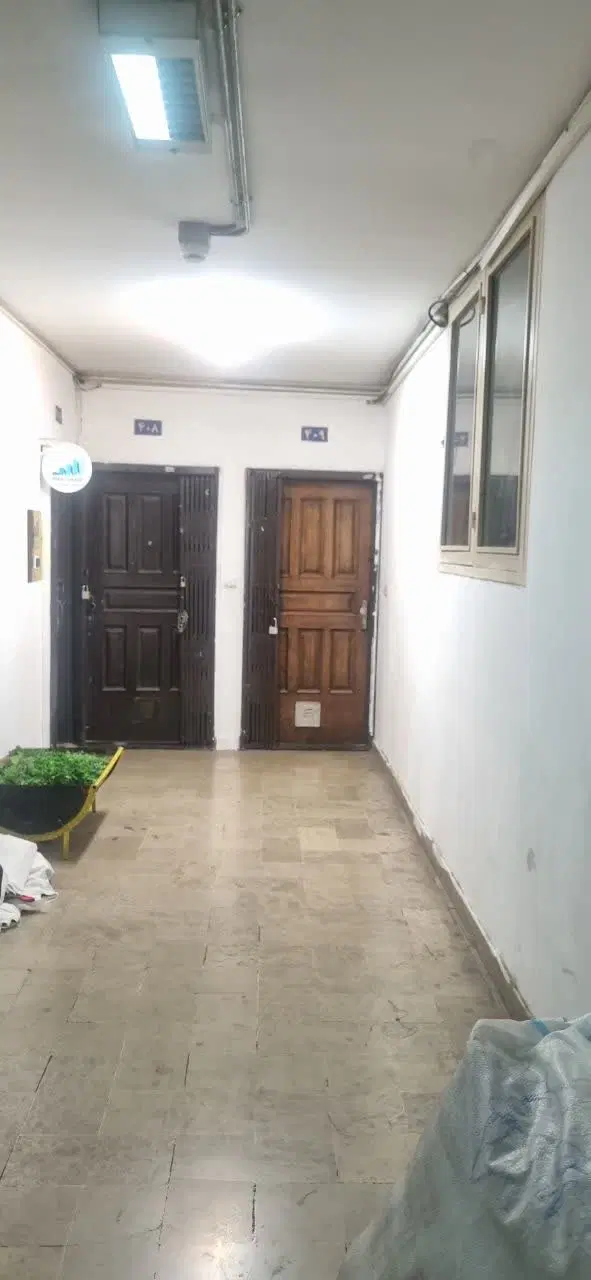 اپارتمان  سند اداری میدان انقلاب