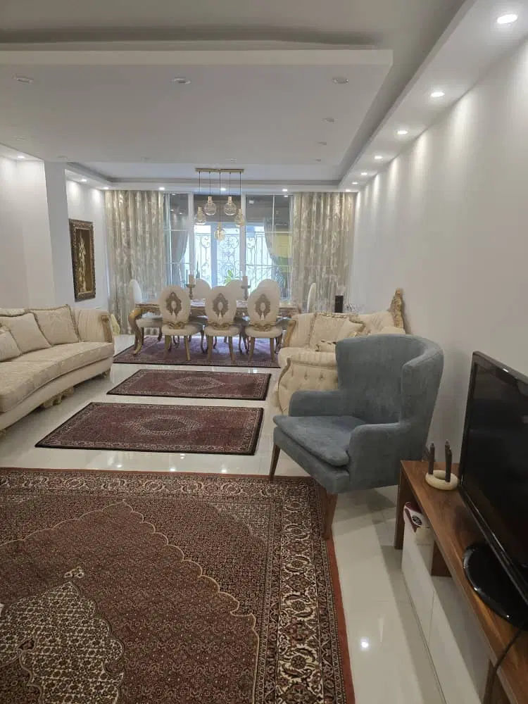 آپارتمان ۱۱۰ متری  مرزداران با ۷۰ متر حیاط اختصاصی