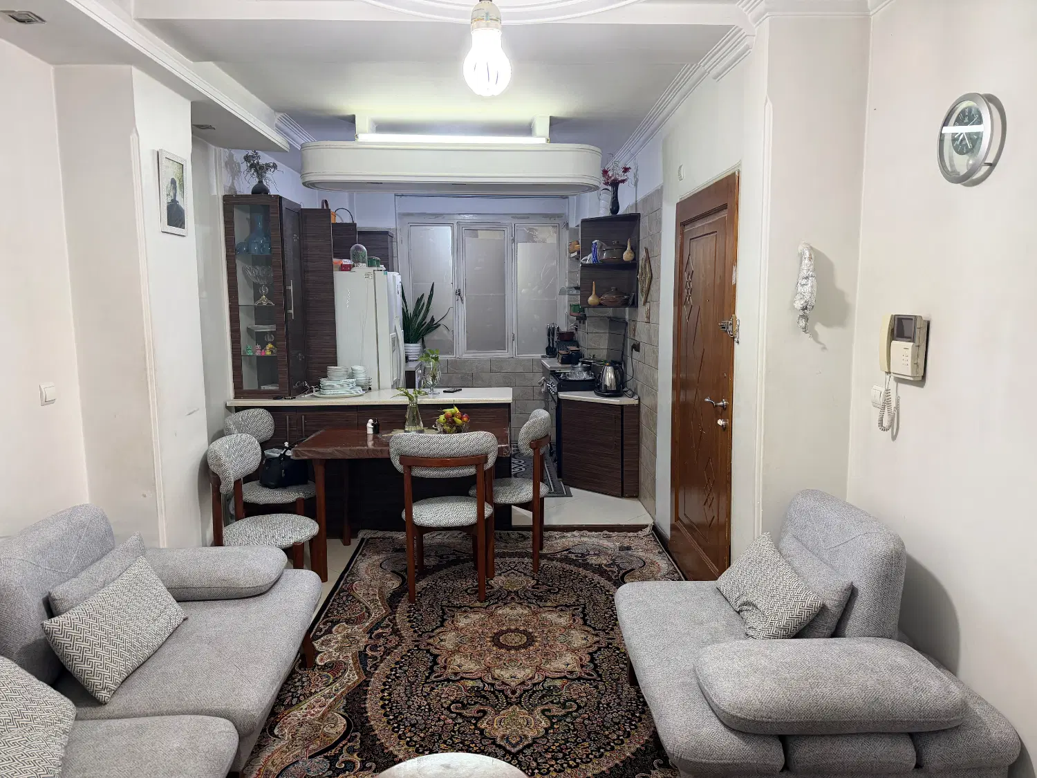 ۶۰متری ۲خواب فول امکانات