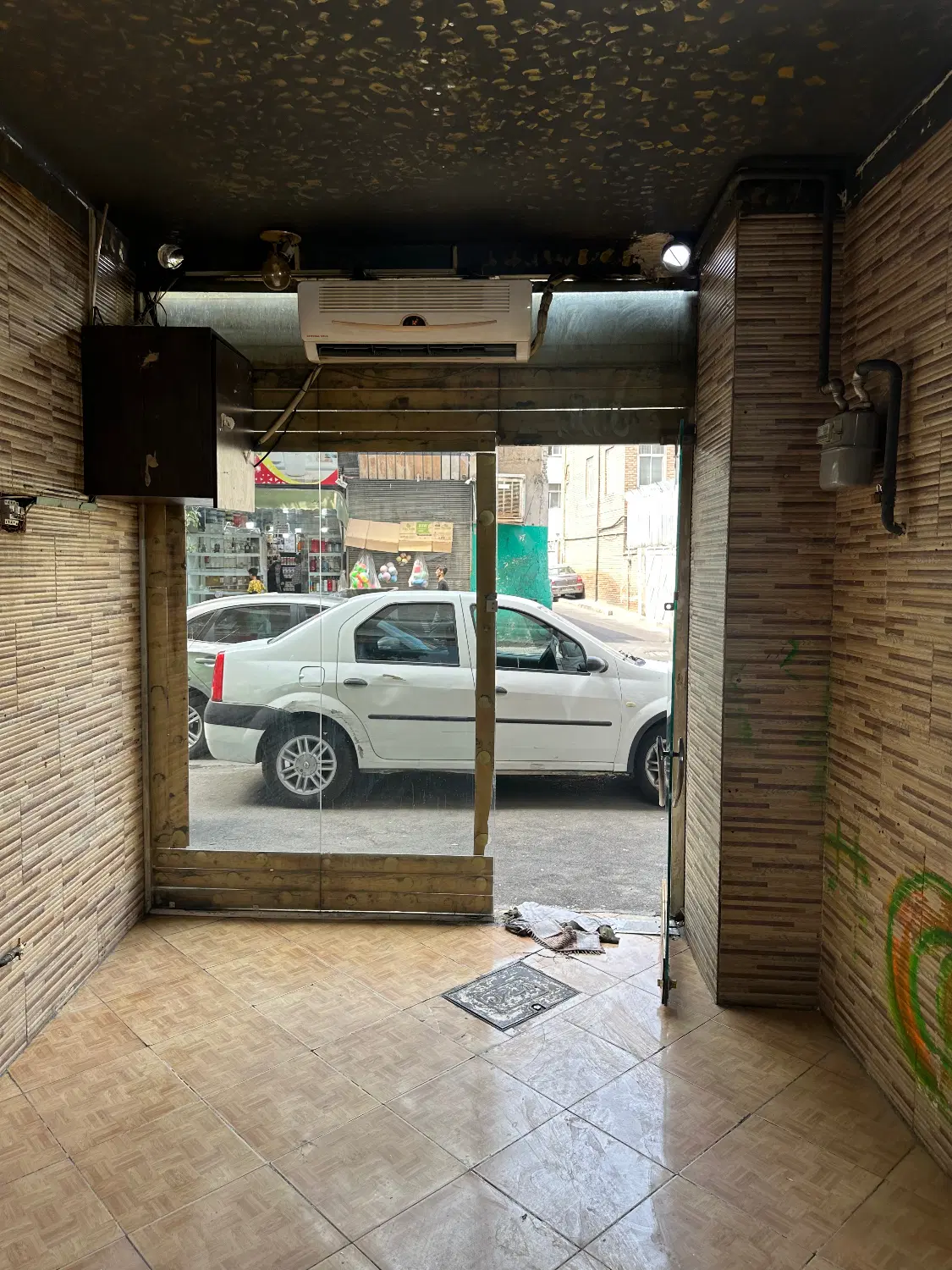 20 متر مغازه