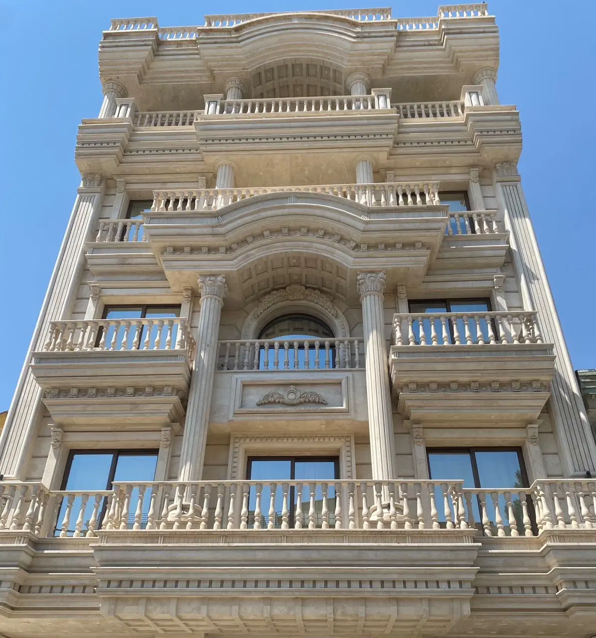 اجاره ساختمان_ دربست_۲۰۰متر