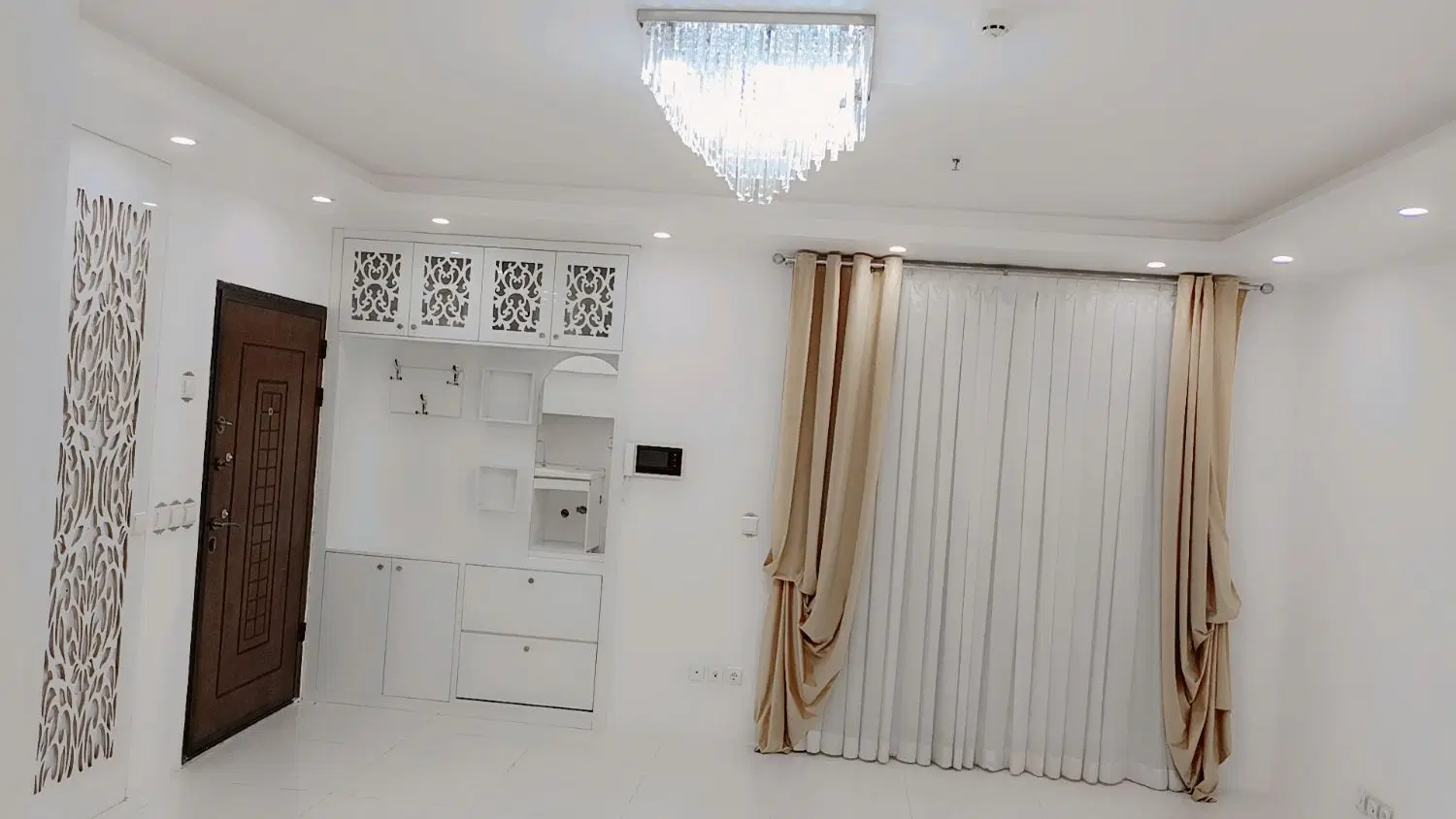 آپارتمان نوساز ـ تاپ لوکیشن ـ بندرعباس