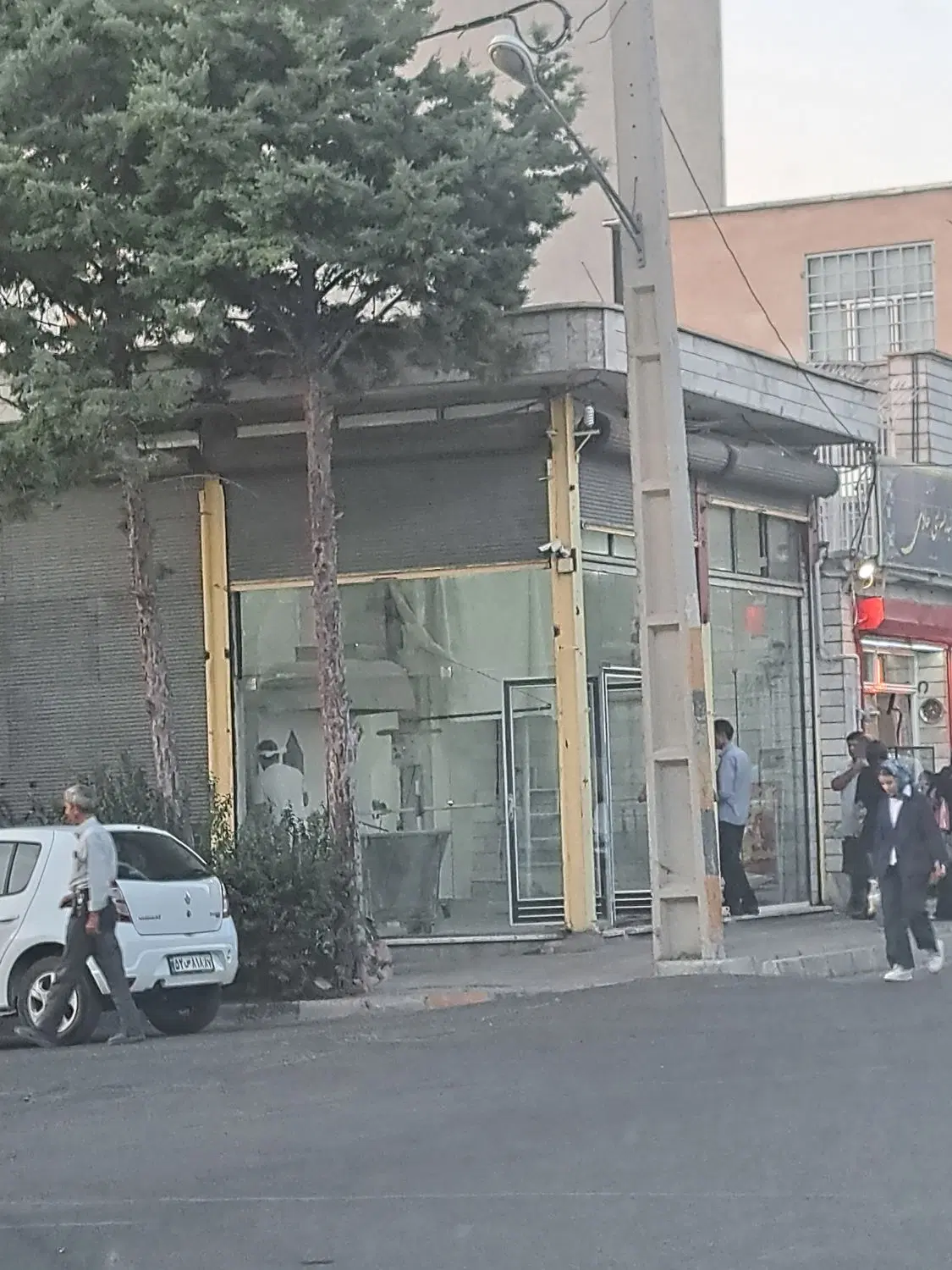 مغازه اجاره ای ۴ دهنه