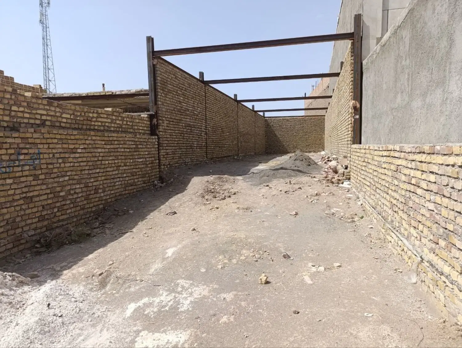 ملک نیمه ساخت رازی ۲۳ گلشن ۱۲