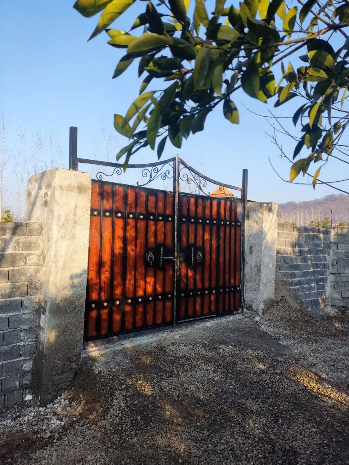 زمین و ویلا نیمه کاره