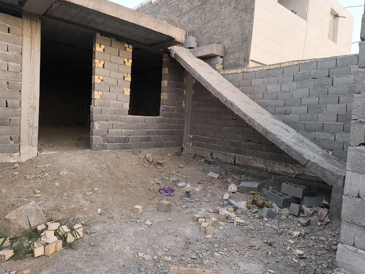 منزل نیمه کاره
