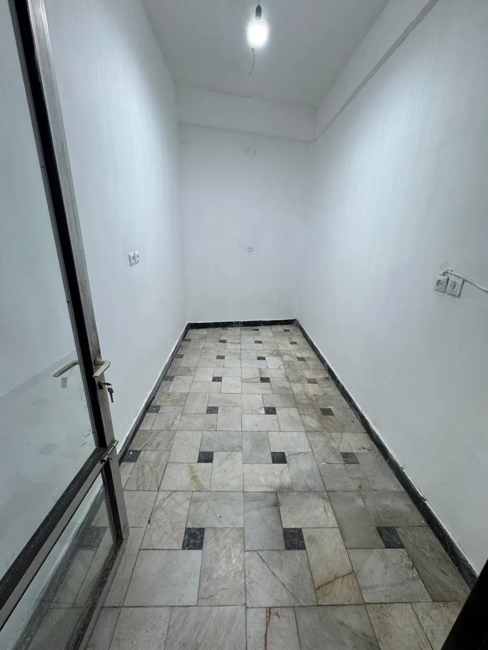 اجاره مغازه ۹متری واقع در سرچشمه