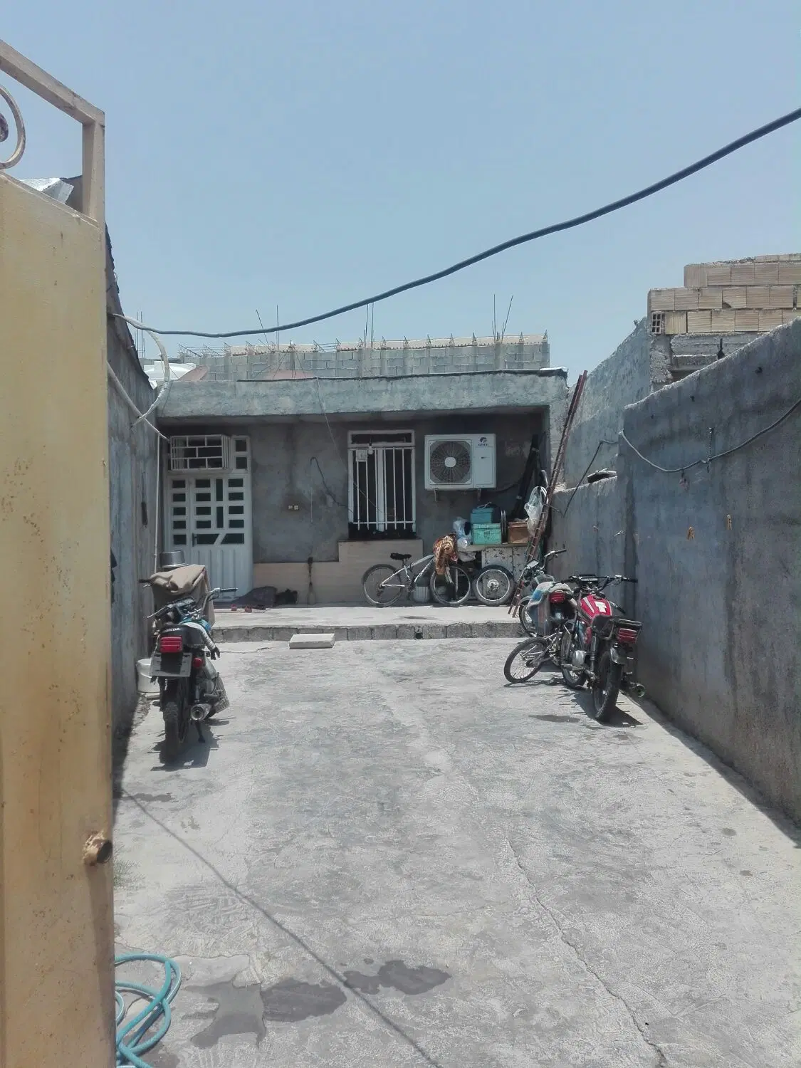 خانه خ ابوذر کوچه 17