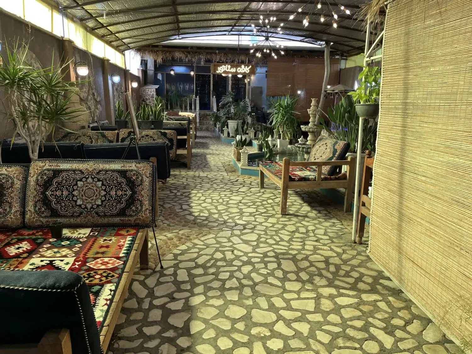 اجاره کافه باتمام امکانات