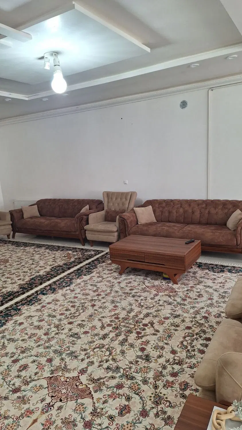 اجاره خانه طبقه اول خیابان ۲۲ بهمن.رهن کامل