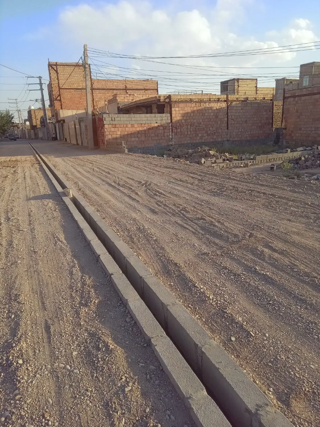 زمین درقلعه نواملاک