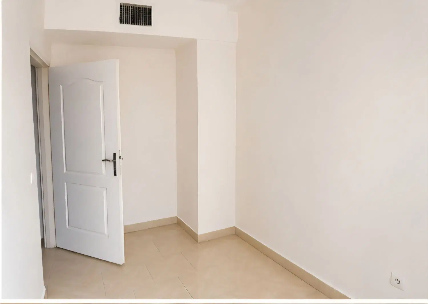 آپارتمان ۴۰متری تک خوابه پارکینگ دار تک واحدی