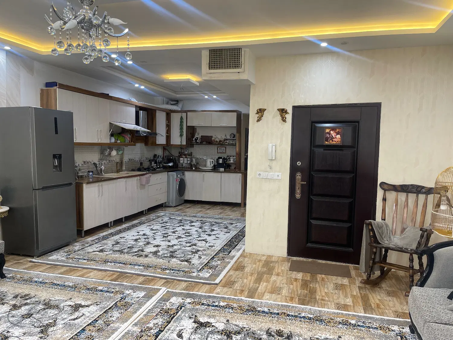 آپارتمان ۱۰۰ متری