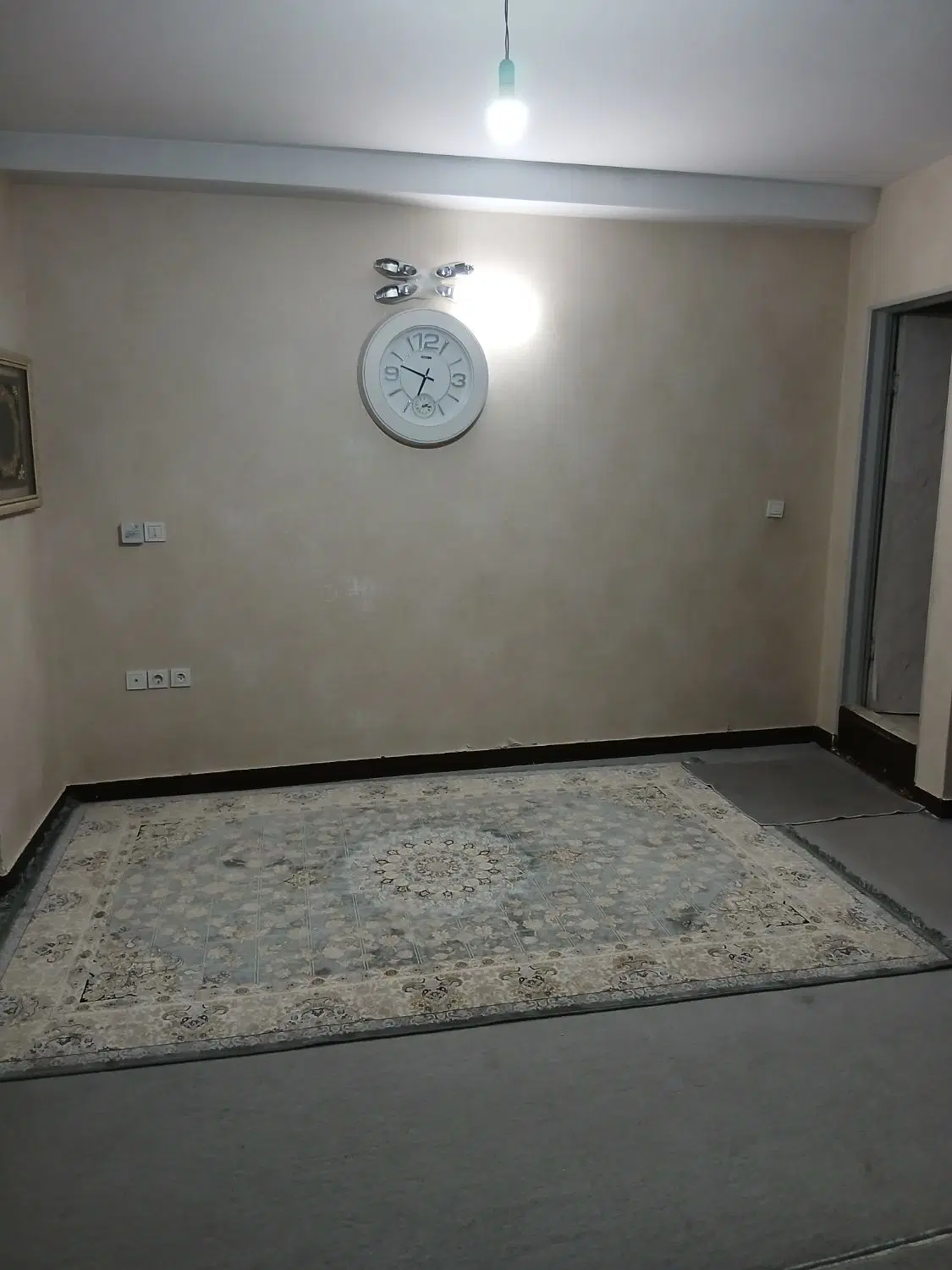 واحد ۴۲متری نقلی