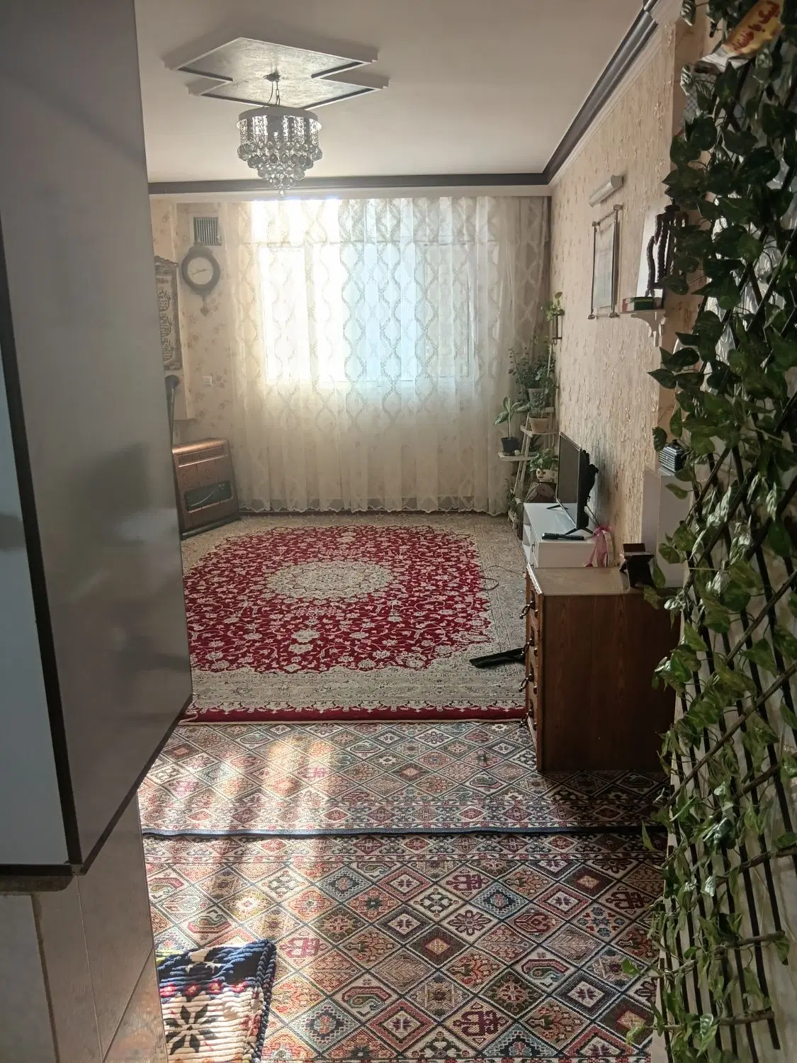 اپارتمان طبقه اول داخل کوچه