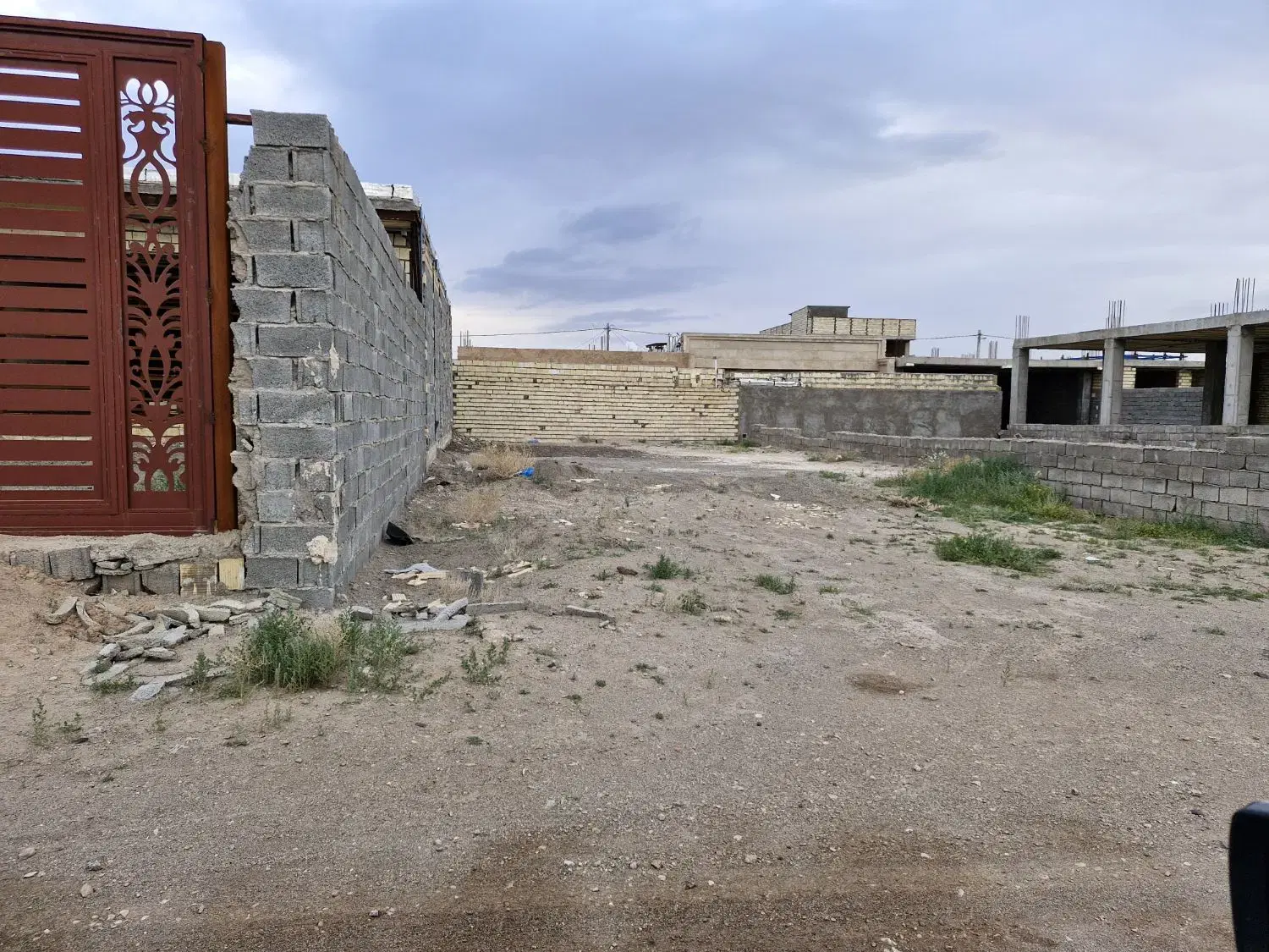 زمین فخراباد