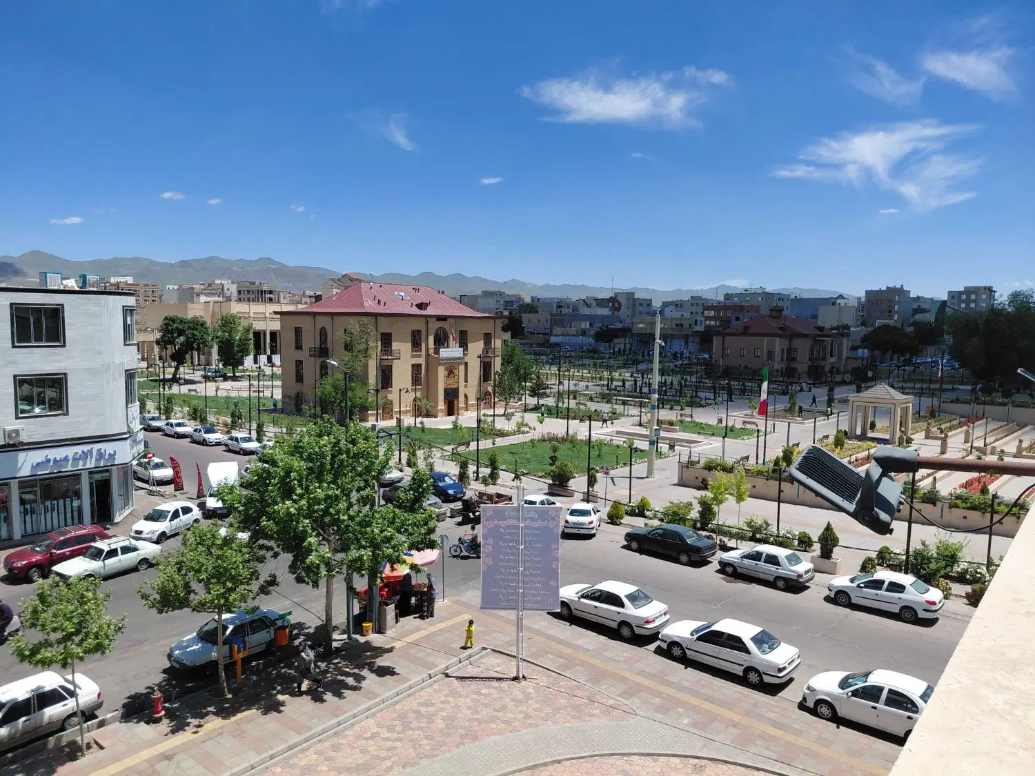 واحد لوکس تک واحدی اراضی