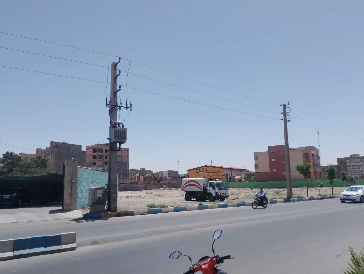 فروش یا معاوضه زمین ۲۲۰ متری پشت شهرداری