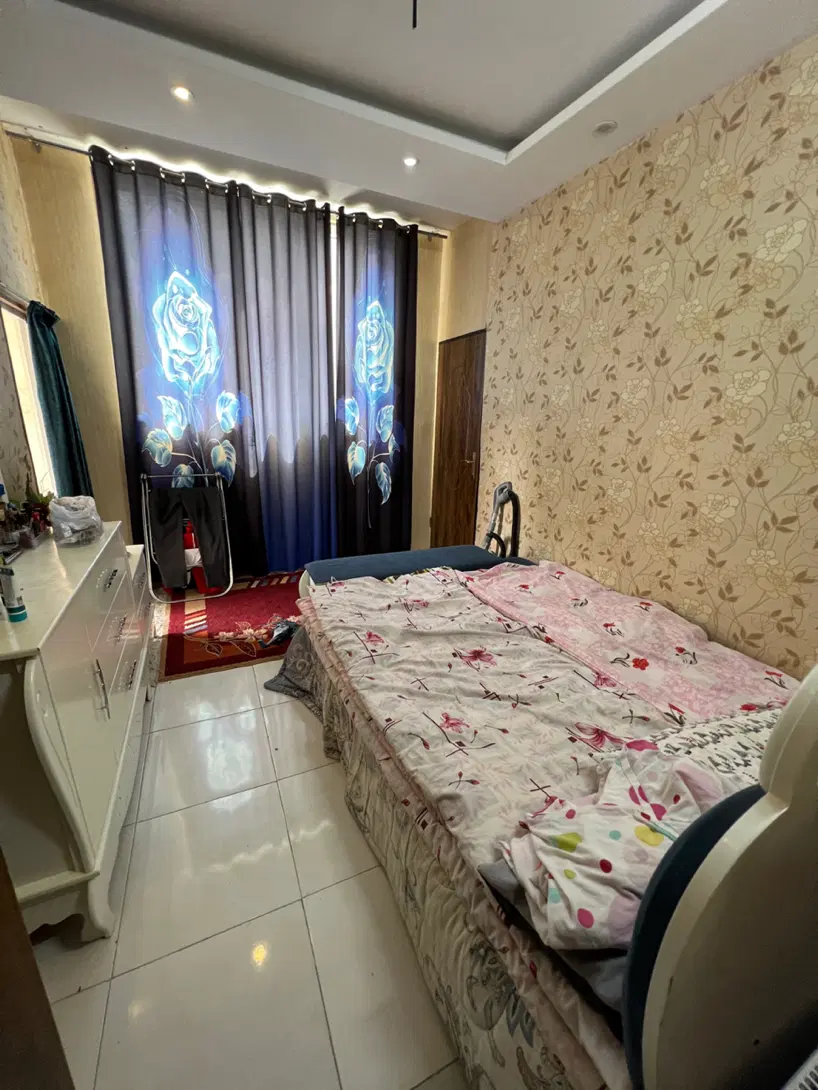 ۱۳۰متر دو خواب سر دونبش شیک نمام نور گیر