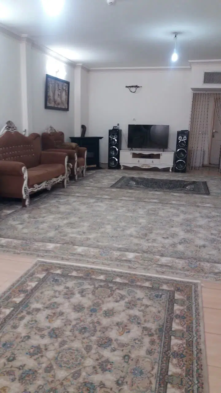 یک واحد آپارتمان ۱۰۷ متری دوخوابه