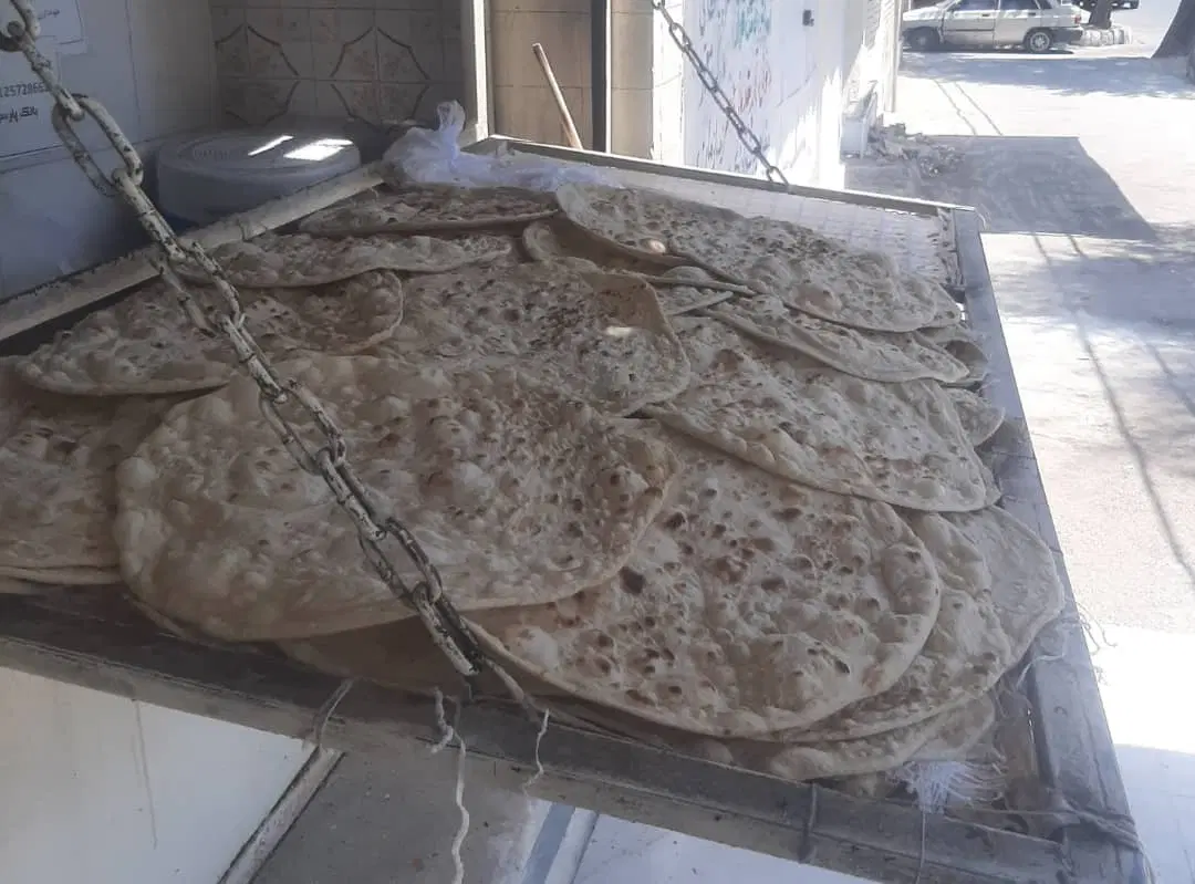 یک باب نانوایی تنوری ازاد پز