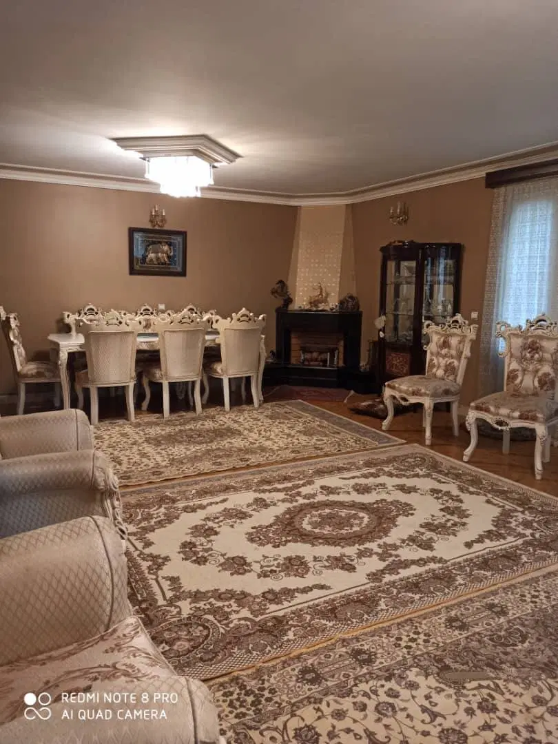 میدان بیمه ۱۴۲ متر