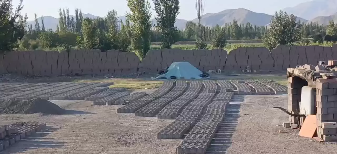 زمین مسکونی حدود۱۸۰ متر