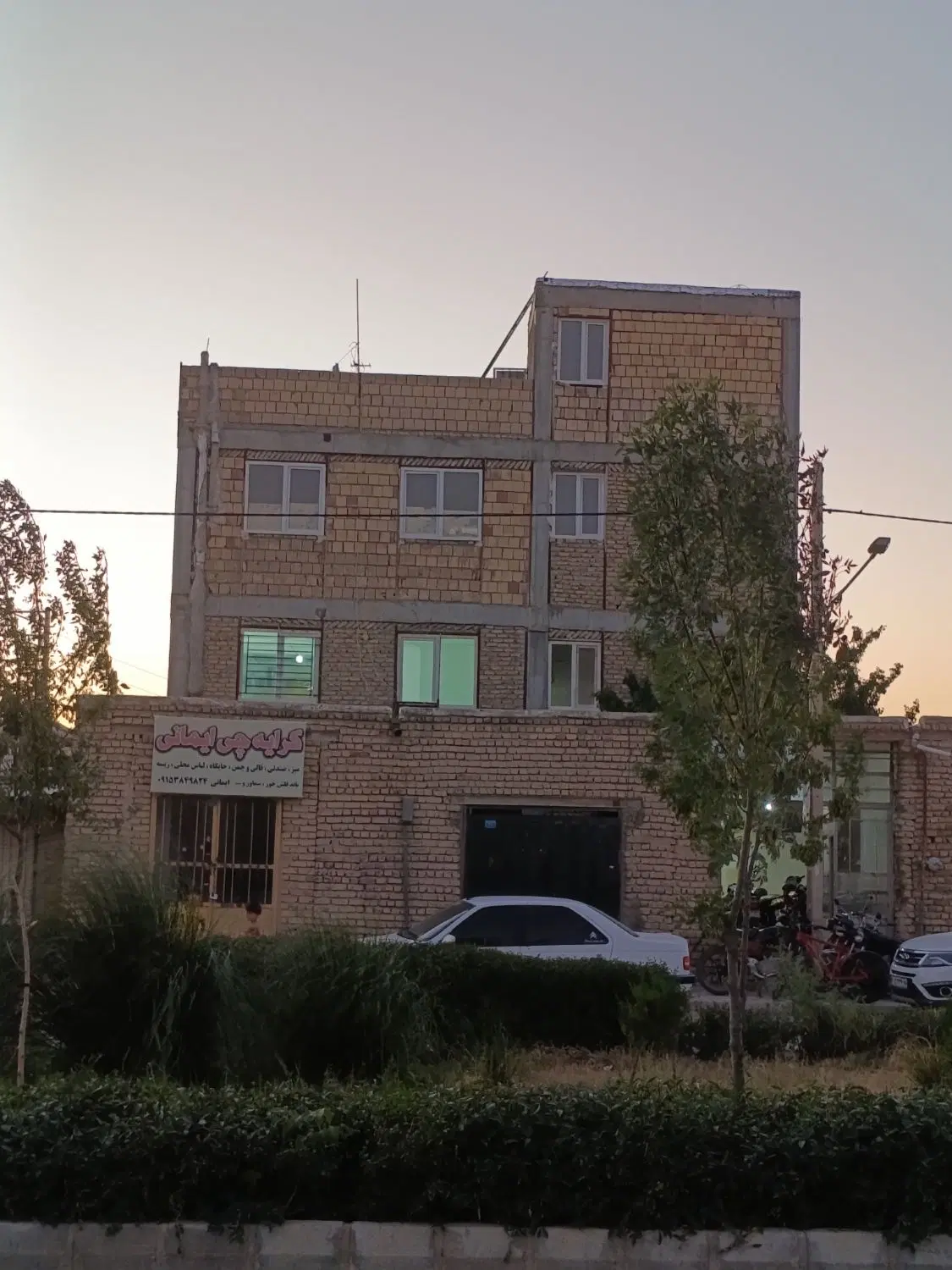 آپارتمانی دونبش کامل یکجا وهر واحد جدا  بهترین