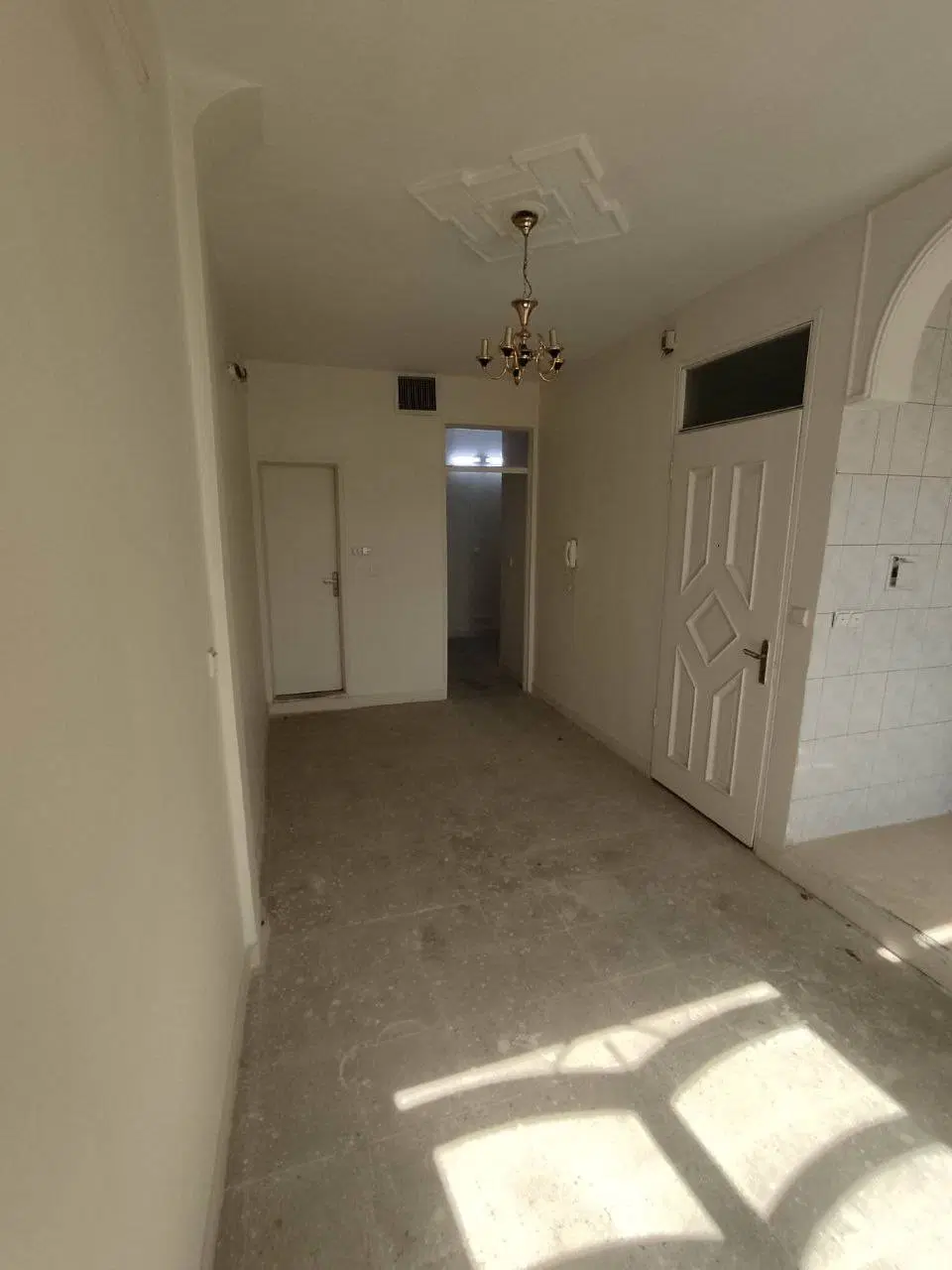 آپارتمان تک واحدی