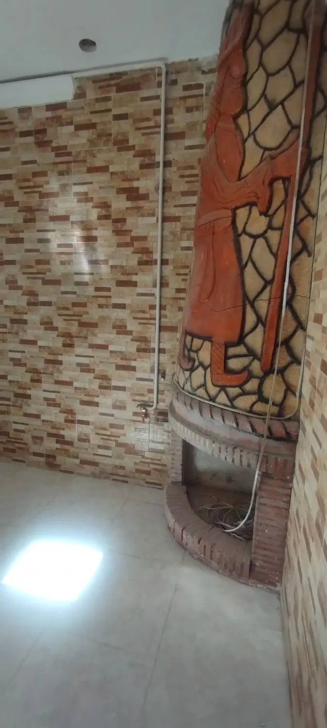 باغ با انشعابات کامل نزدیک خیابان اصلیگ