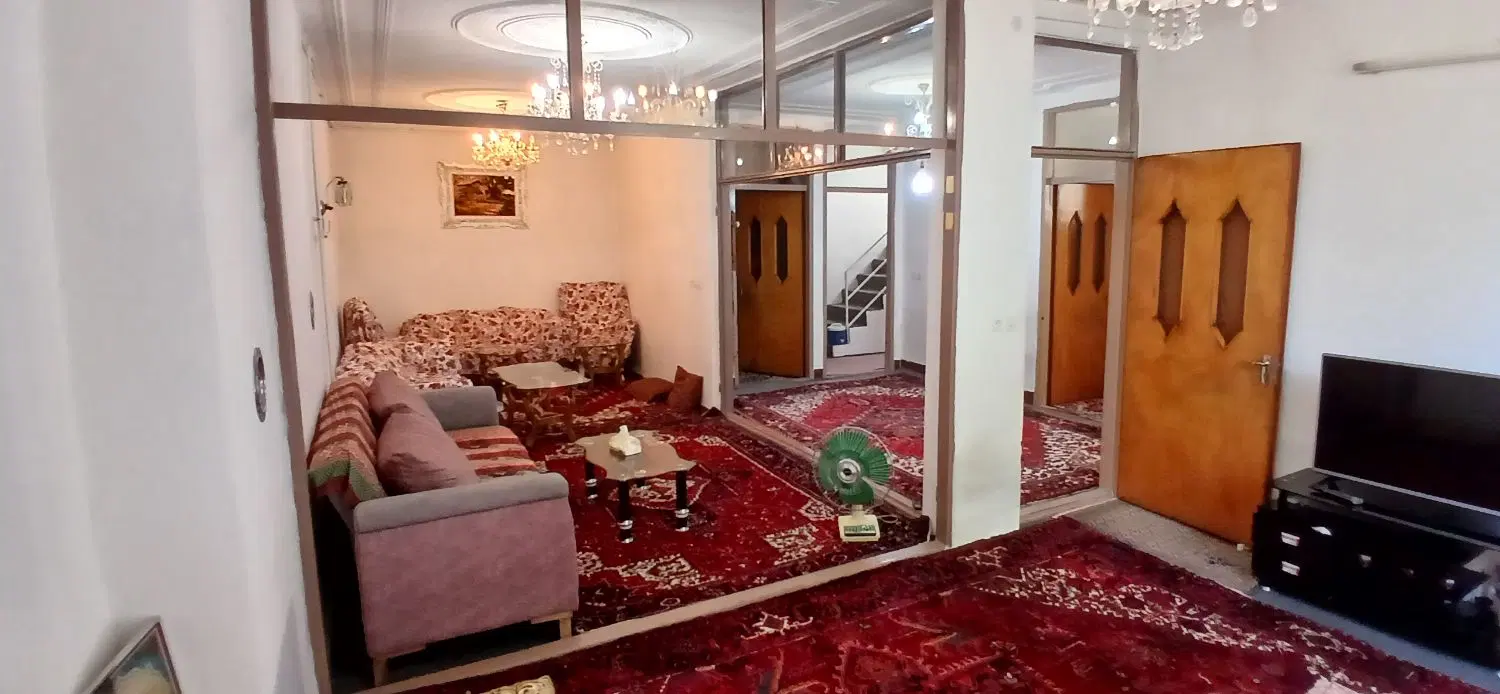 حیاط ۱۵۲ متری مارالان