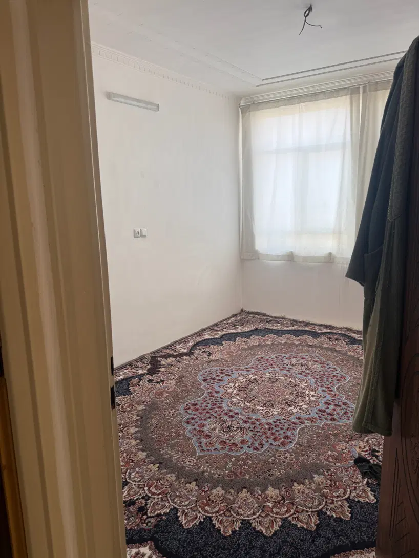 طبقه بالا مغازه میدان امام علی
