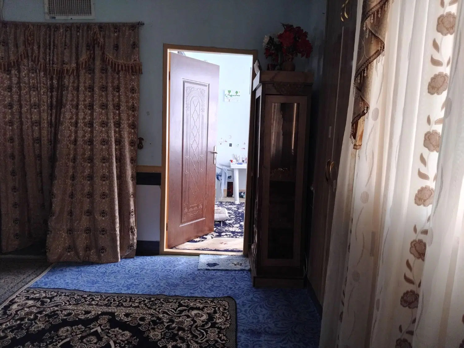 آپارتمان طبقه اول، خوش نقشه و مناسب سکونت