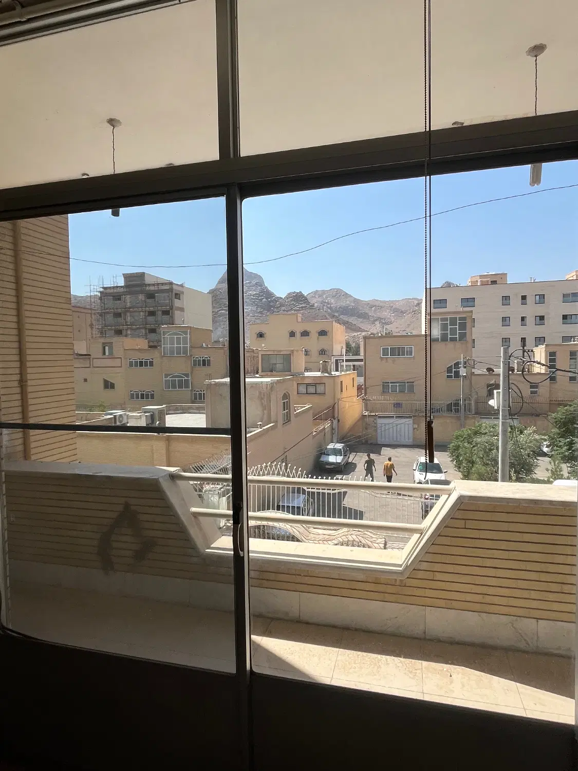 فروش سه طبقه بهارستان