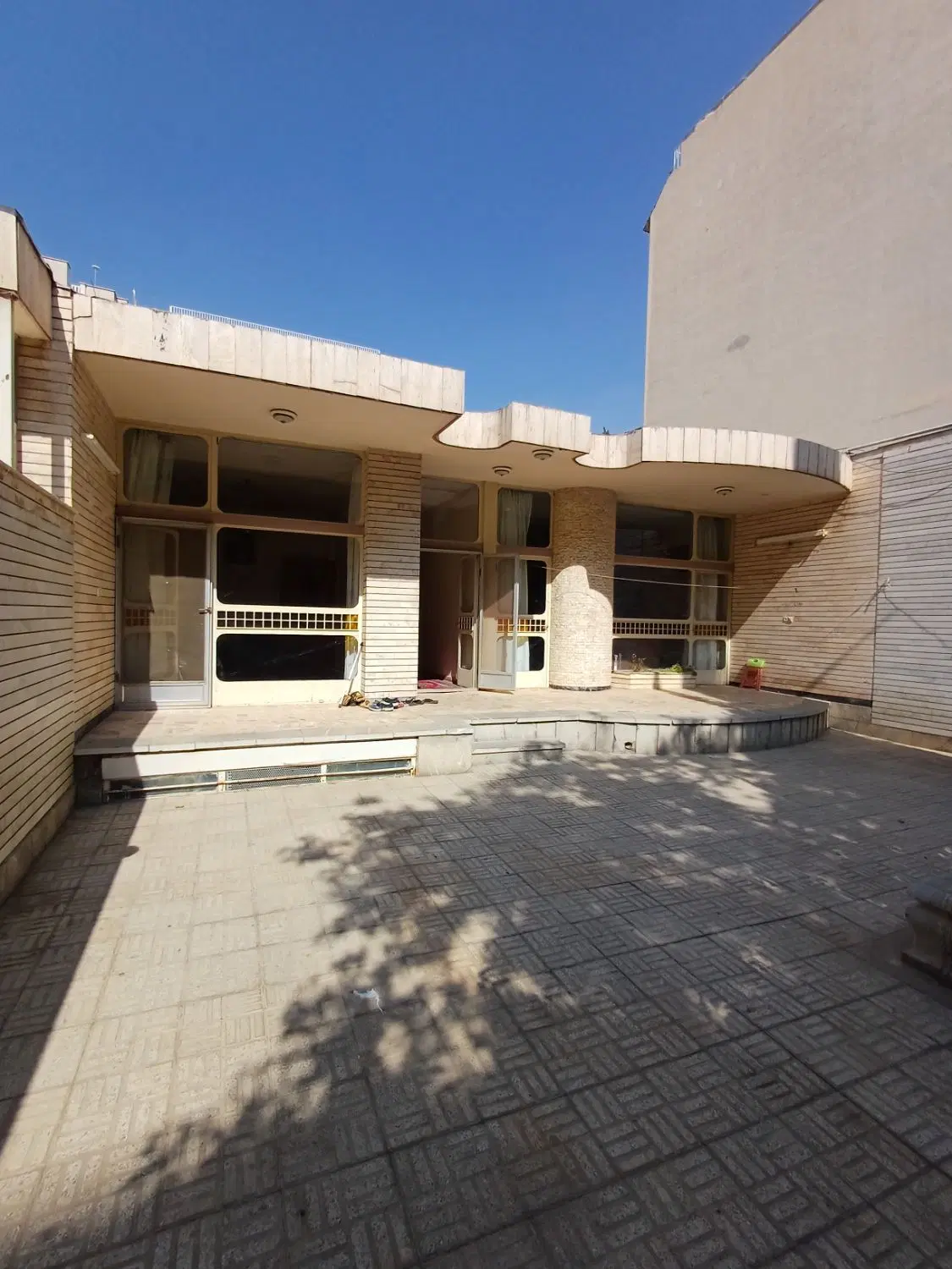ویلایی باصفا باچهارپارک ماشین دوقدمی خیابان