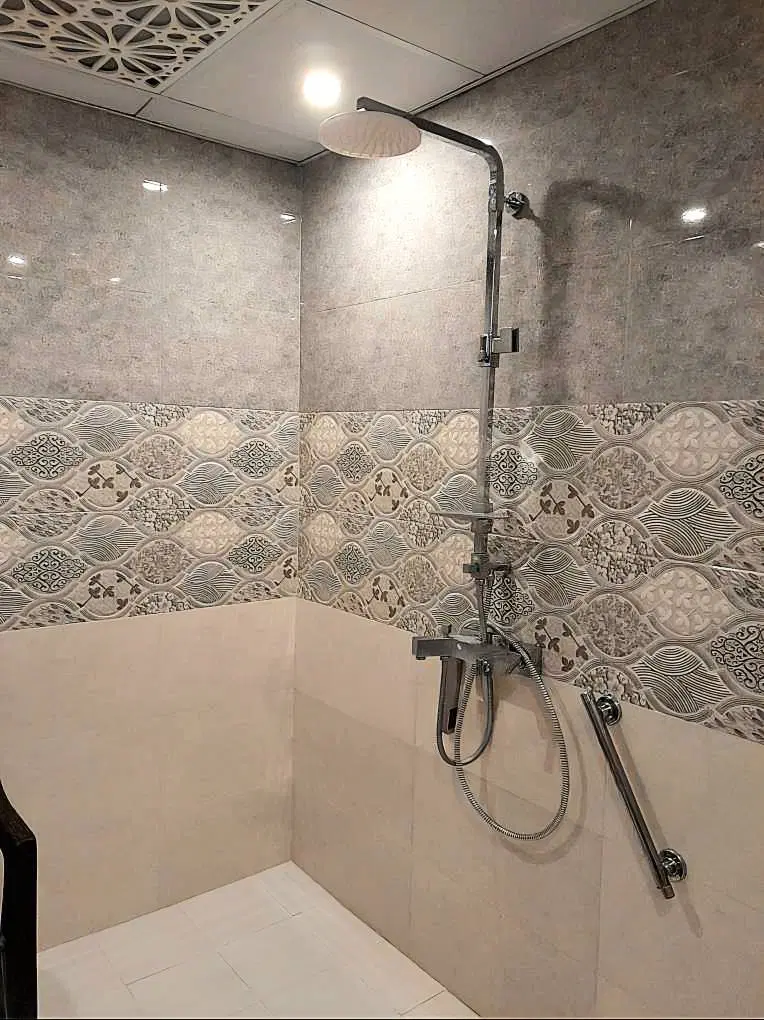 فروش آپارتمان ۱۳۱متری دوخواب شهرک امید