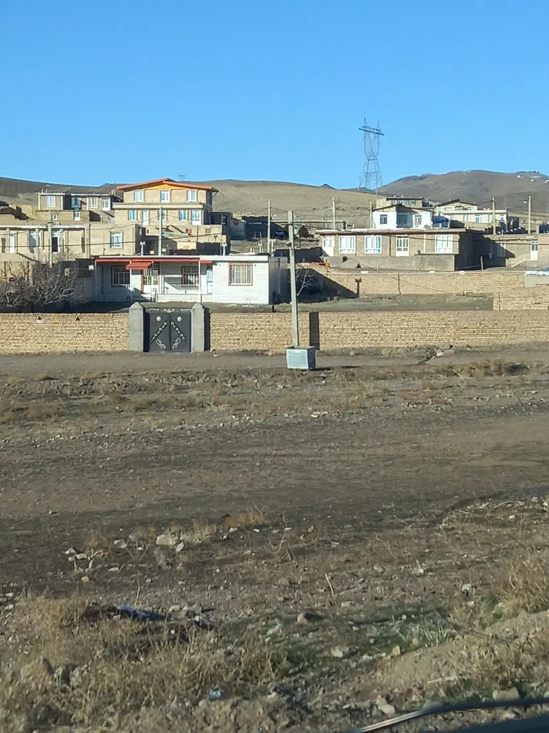 زمین ۱۱۰۰ متر مربع در شهرک  جاده تهران رشت