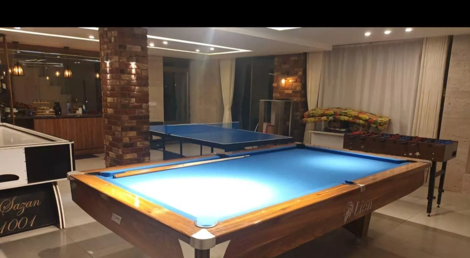 عمارت سوپر لوکس گرینلند صدرا(استخر گرم سرپوشیده)