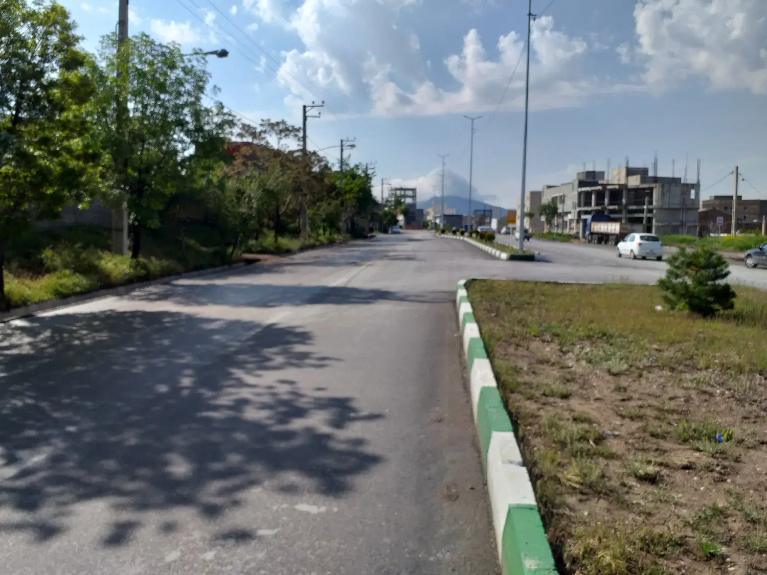 زمین دوبر  براصلی خیابان سی متری