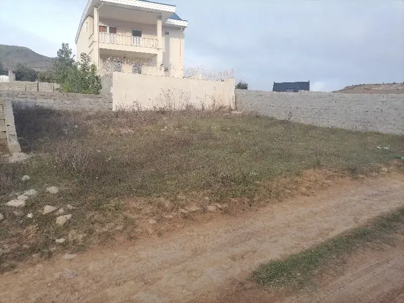 زمین200 متری نرسیده به روستای لرگان