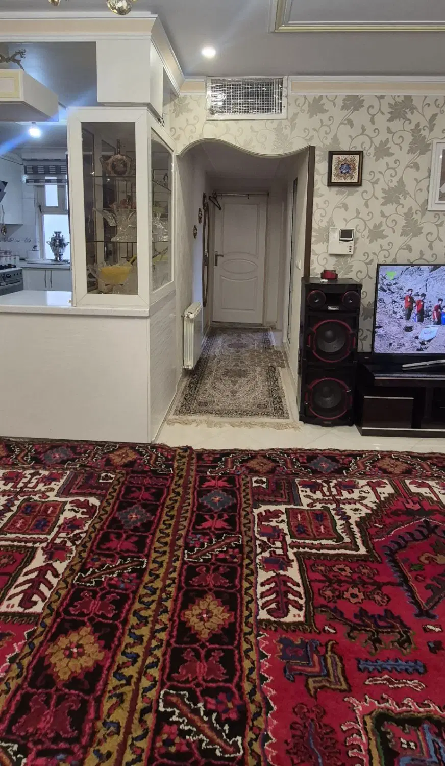 واحد ۸۵ متری خوش نقشه غرق نور