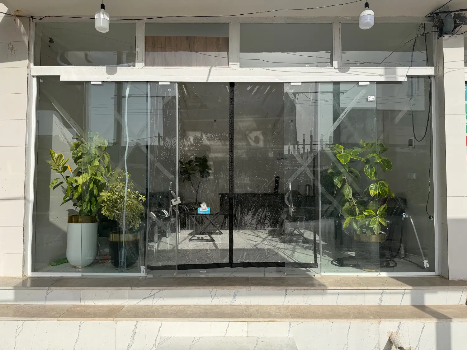 فروش یک قطعه زمین 300متری با عرض 10 تجاری