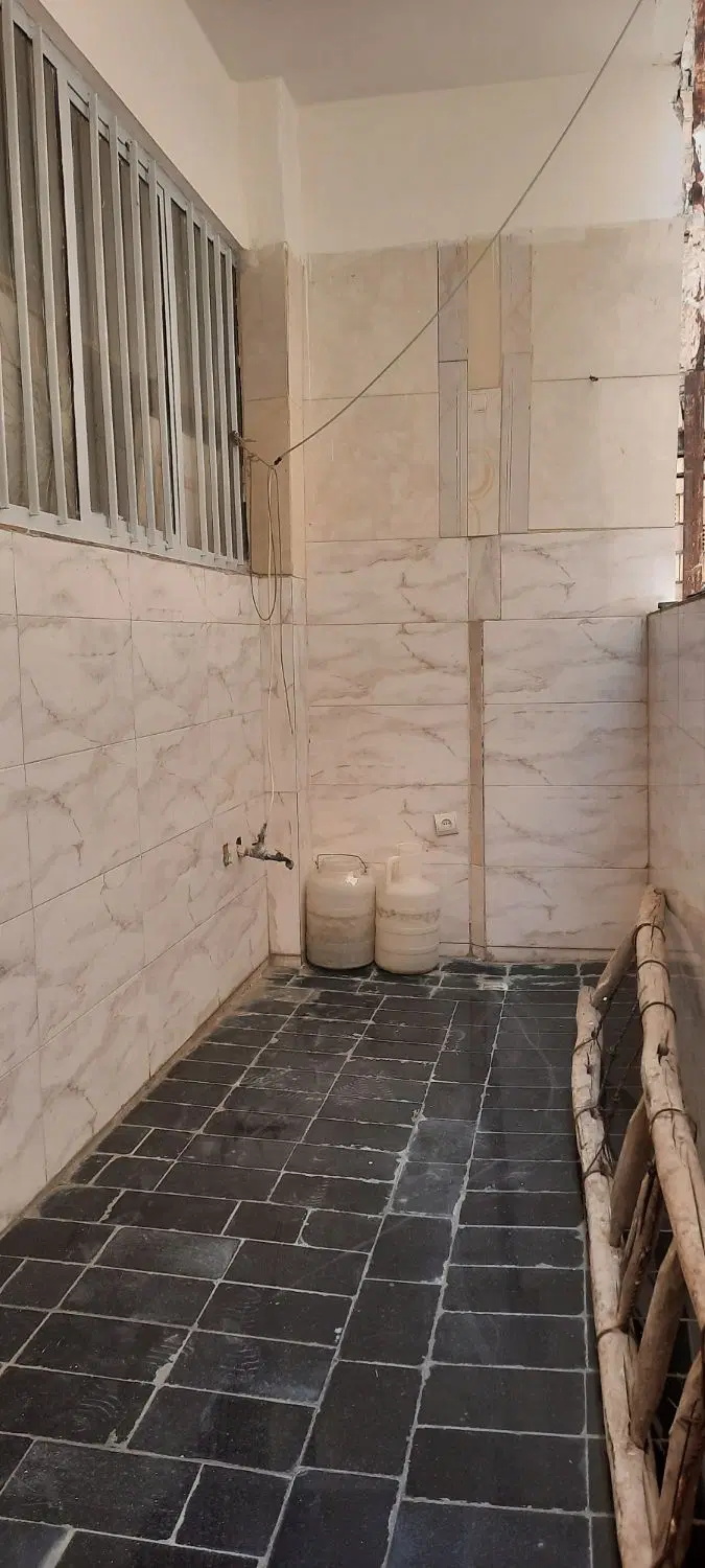 اپارتمان ۱۰۰ متری حاشیه خیابان