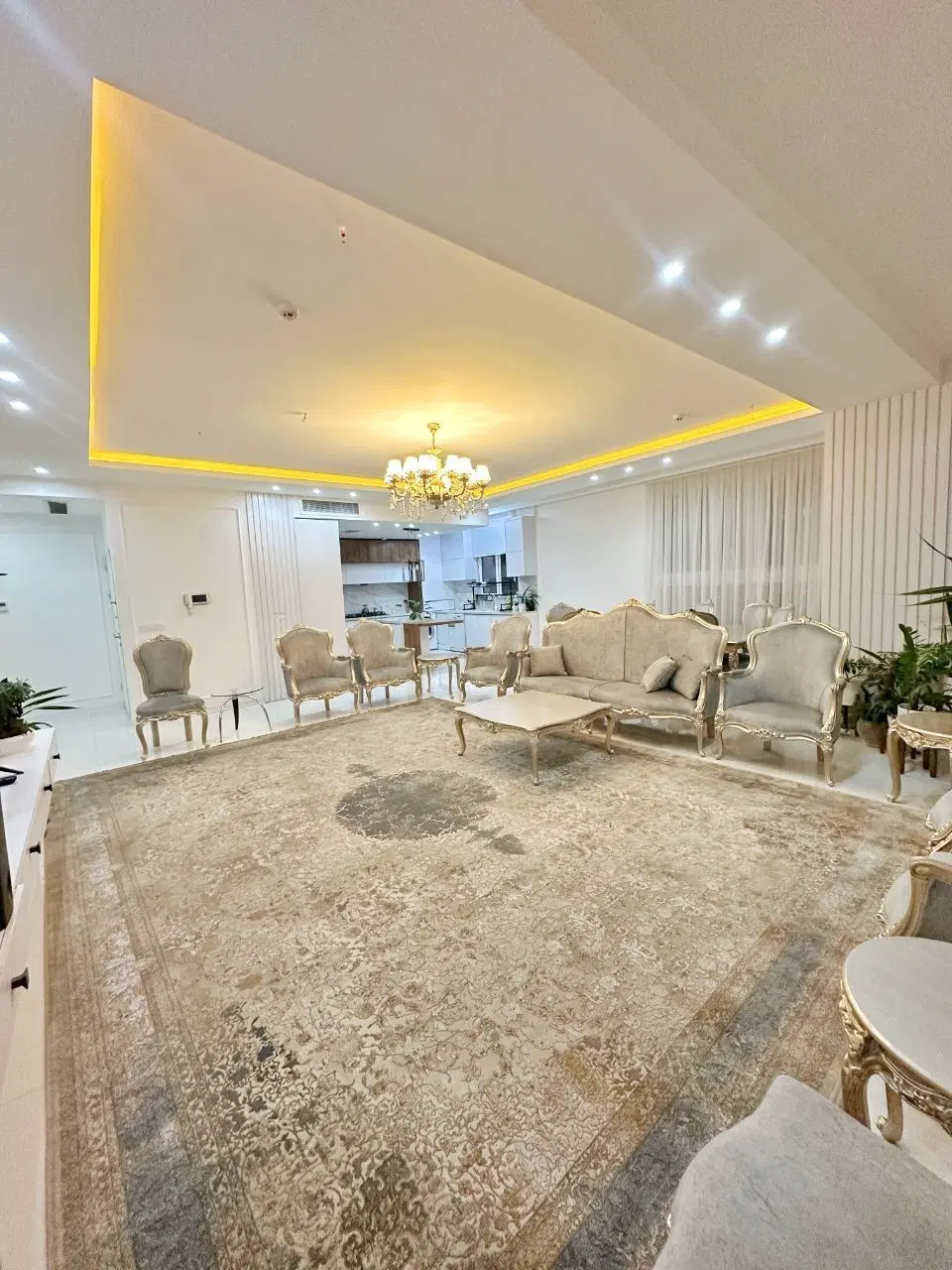 مشاور املاک جواد