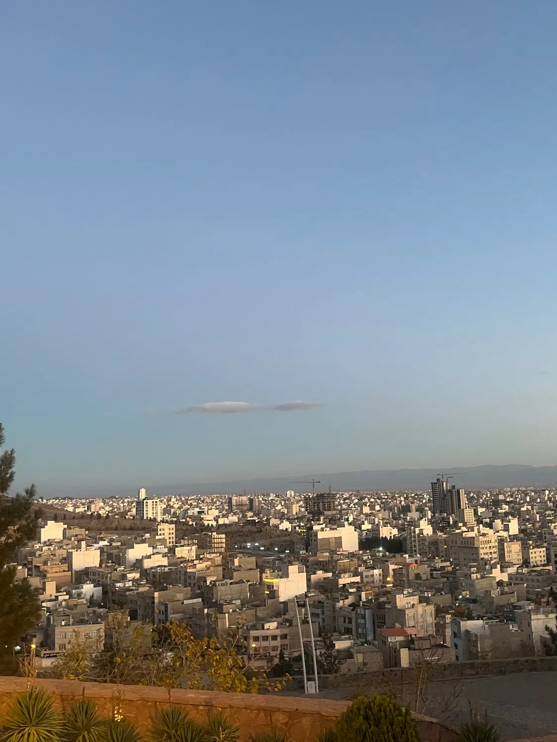 ۴۰مترمغازه تجاری دائم ۷۰مترمسکونی