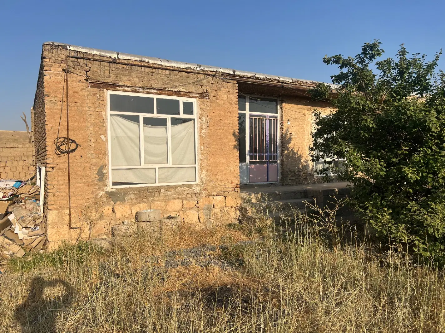 اجاره یا فروش گاوداری در ۵ کیلومتری بوکان