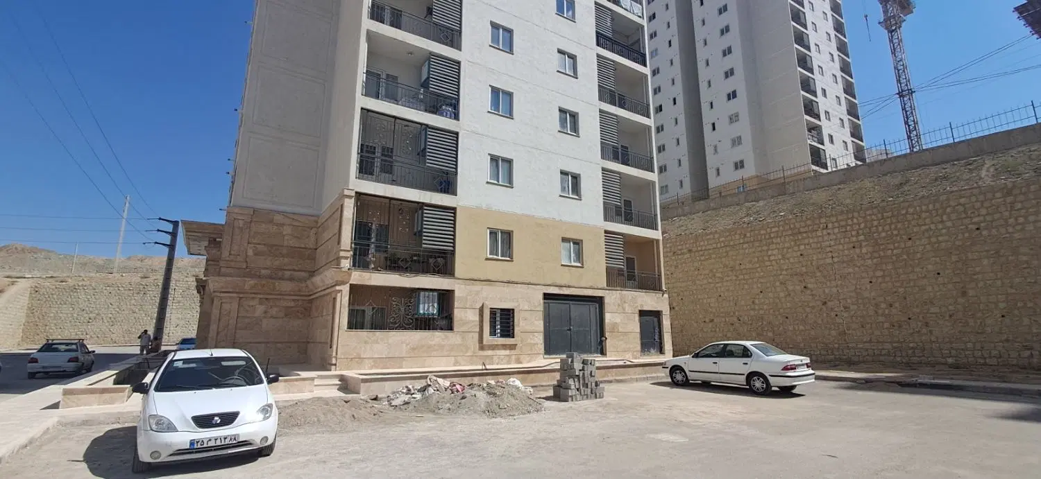 فاز۱۱ زون ۳ طبقه همکف جنوبی ضامن کیلید
